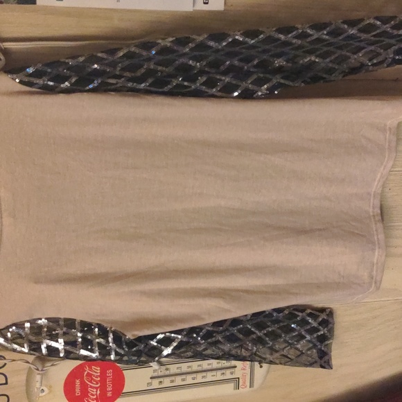 Tendency NWT Medium Unique Sparkly long sleeve shirt sheer sleeves - Picture 13 of 16
